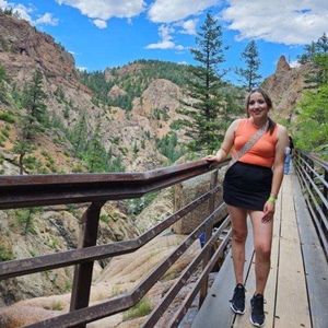 Meet your Posher, Dalia